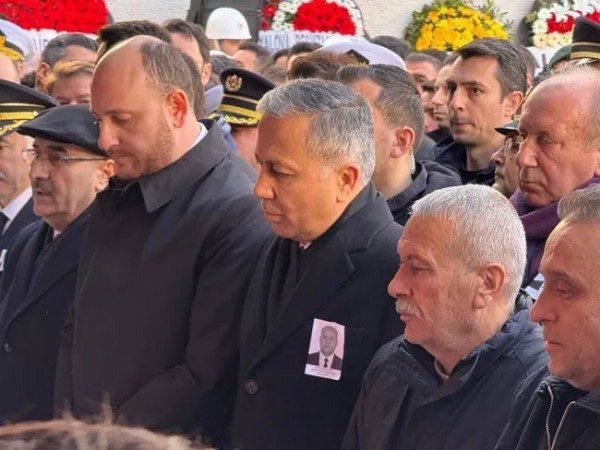 Bakan Yerlikaya, Yalova'daki çatışmada şehit olan polisin cenazesine katıldı